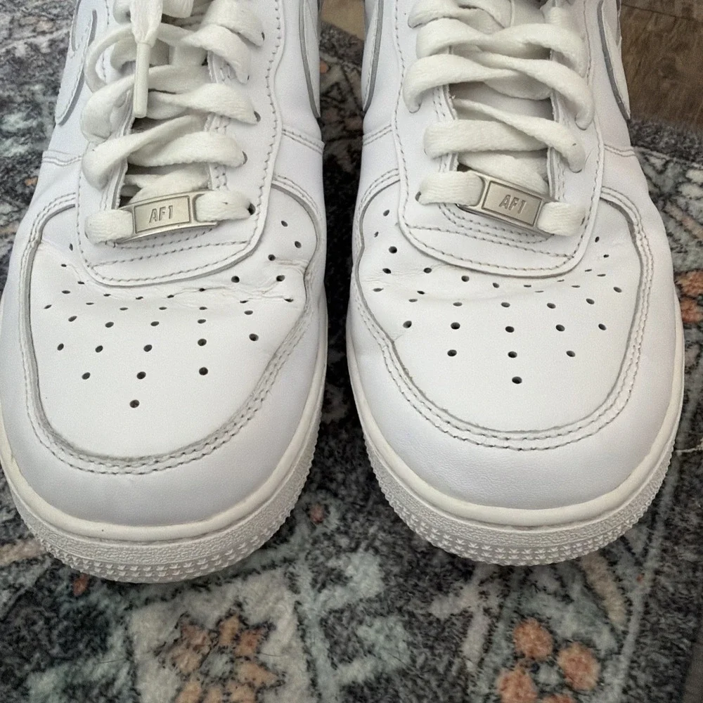 Nike Air Force 1 Low Top Men's Triple White Lace-Up Athletic Sneakers Size 8